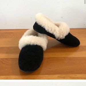 UGG ‘Kendyl’ black slipper